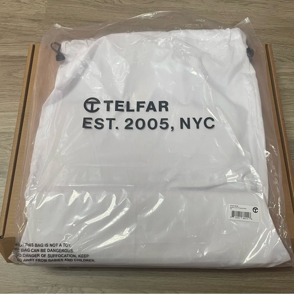 ✨✨Authentic Telfar Medium Metallic Gold Shopping Bag✨✨ - Picture 13 of 17